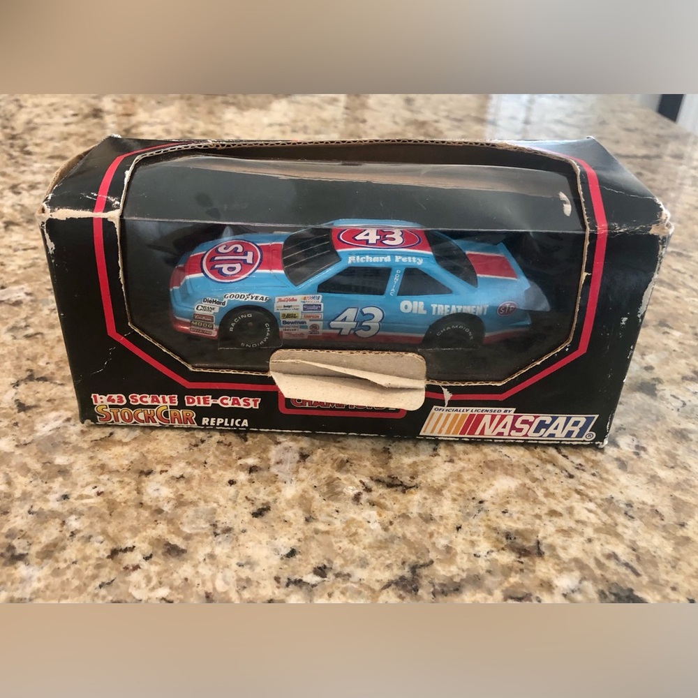 Richard Petty 1991 diecast